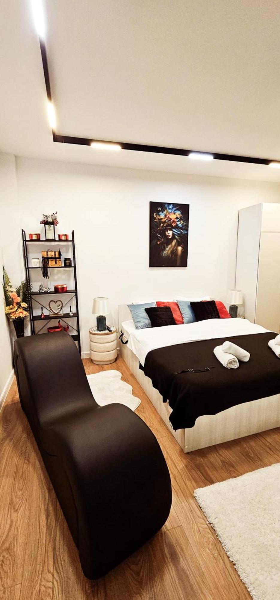 Tantra 4 Calea Victoriei Amzei * Bucureşti